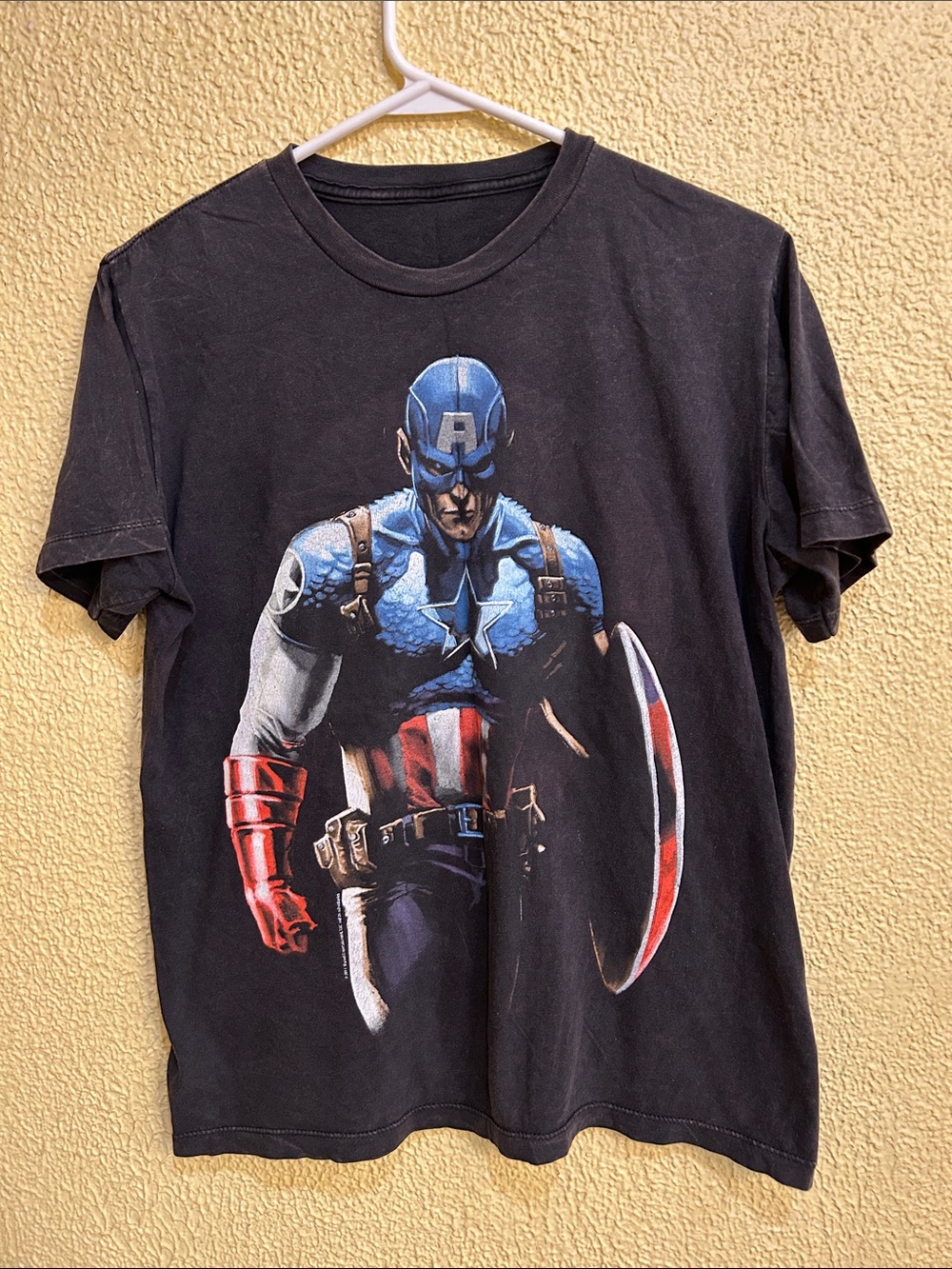 Black Captain America Graphic Short-Sleeve Tee - Men